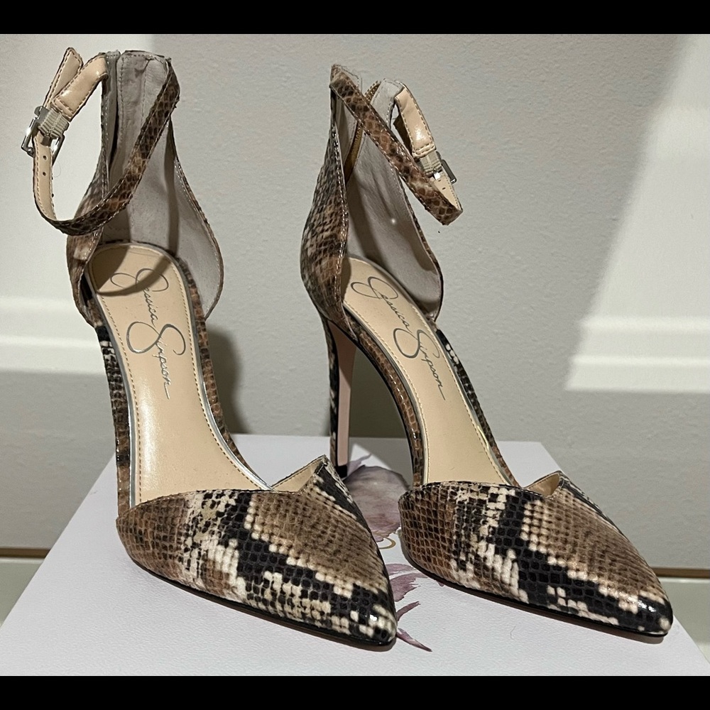 Jessica Simpson Paisleah Ankle Strap Pump